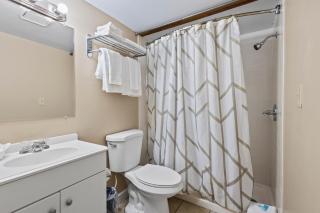 Oceanfront Inn Suite #6- King Bed - Fort Pierce - 4