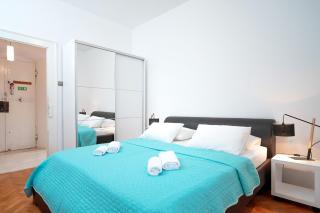 Historic Stone Home On The Seafront With King Beds And Garden - Stari Grad - 6