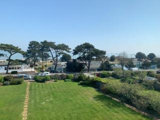 Dog Friendly Apartment with Sea Views - Ryde - 0