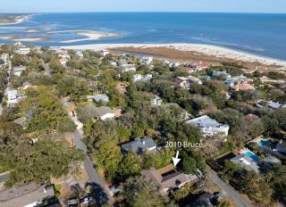 Simone Tranquilla - 2010 Bruce Drive - 8