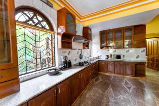 5-Min Walk to Beach Spacious 5BHK Villa Getaway! - Benaulim - 2