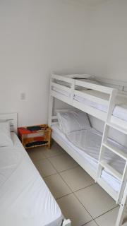 Itaguá - 1 quadra da praia, 2 quartos, 2 banheiros, acomoda 5 pessoas - 4