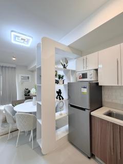 Dahlia - Two Bedroom Condo Unit with Veranda - Davao City - 9
