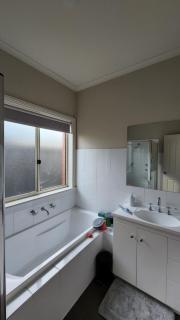 Room available in Mawson Lakes, Adelaide - Mawson Lakes - 2