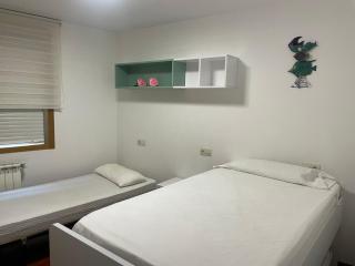 CRUZAS LA CALLE Y ESTAS EN LA PLAYA - 7