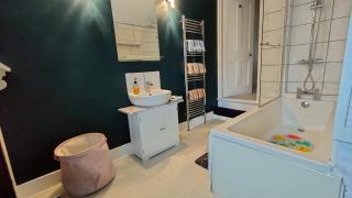 Comfortable Home Away From Home - Gillingham - 7