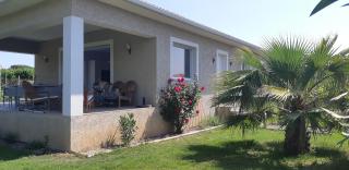 VILLA climatisée tout confort Proche mer et montagne 3 chbres - - 4