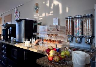 Super 8 by Wyndham Guelph - Guelph - 4