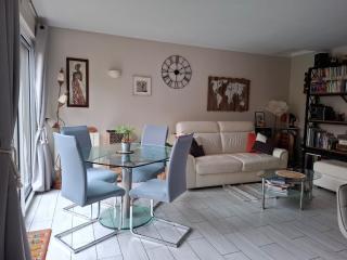 Charmant F2 au calme avec petit jardin - - 3