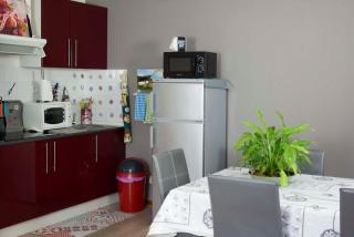 Appartement au pied des remparts avec place de parking - 1