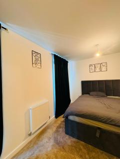 Beautiful King Sized En-suite Room with Free Parking - Anderson Home - - 5