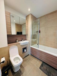 Beautiful King Sized En-suite Room with Free Parking - Anderson Home - - 1