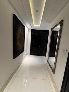 Modern 1 Bedroom Luxury Apt - London - 7
