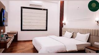 Hotel Divine Banaras By Resort - - 5