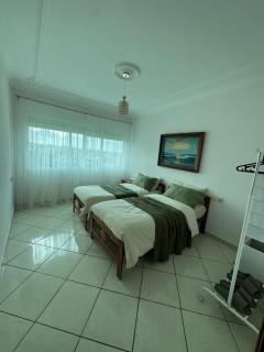 Bright and Cozy Guest Room with Stunning Views - 5 mins to Beach! - Tangeri - 4