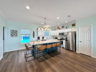 SeaDreams! 3BR Beachfront w Gorgeous Views and Steps to Sand - Gilchrist - 3