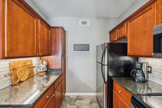 At The Plaza Modern Resort-Style Condo 5069 - Scottsdale - 2