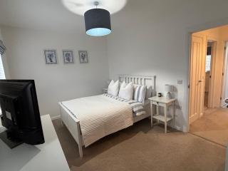 Sageston Tenby 2 bed new build bike and board store - 1