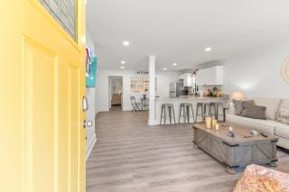 Sanctuary on Sherwood with a Backyard Oasis - Athens - 9