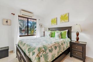 2-BD Condo with Pool Walk to Beach - Coco - 3