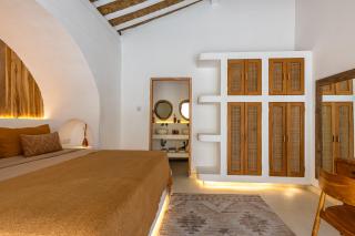 The White Joglo - Stylish and spacious mediterranean 3BDR Villa with Pool and garden - Canggu - 2