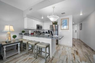 Luxury 14th Floor 1 BR Condo Direct Oceanfront Wyndham Ocean Walk Resort Daytona Beach | 1403 - Daytona Beach - 4