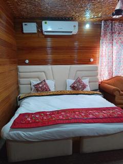 Snowy Bliss INN - Srinagar - 7