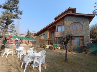 Snowy Bliss INN - Srinagar - 0