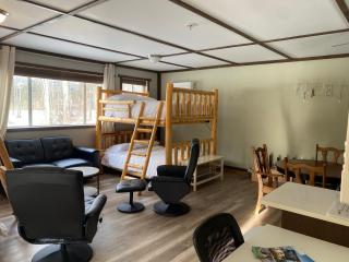 Cougar Mountain Lodge and Resort Cabin Rentals - Valemount - 1