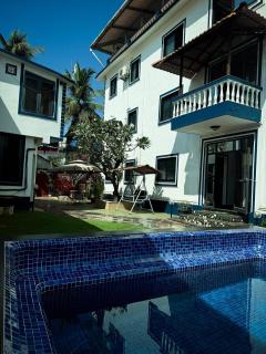 1BHK suites with Kitchen & Pool by Goaround Homes at Vagator - Vagator - 5