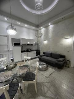 White Luxury - Budapest - 8