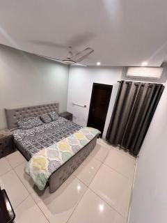 Elegant 2BR Family Apartment - Islamabad - 8