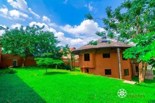 Trois Ore Residences & Green Earth Bistro - 7