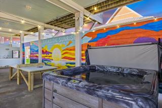 Seaside Sunrise Luxury Beachfront, Hot Tub, Firepit, Elevator - 4