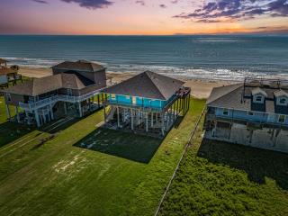 The Magnificent Starfish! 3BR BeachFront, Cargo Lift - Gilchrist - 3