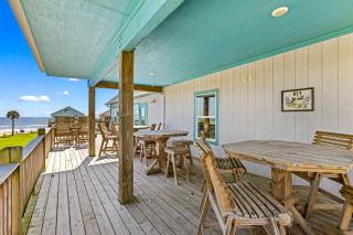 Walk to Sea! Spacious Beachfront w 7BR! Sleeps 28! - Gilchrist - 4
