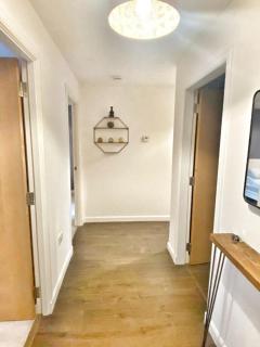 Steps away from Top Attractions, 2 Bed 2 Bath, Cathedral Quarter, Free Parking - Belfast - 9