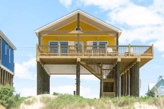 YELLOW ROSE! Stunning Beachfront 3BR w Wrap Around Deck & Amazing views - 9