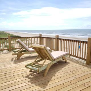 YELLOW ROSE! Stunning Beachfront 3BR w Wrap Around Deck & Amazing views - 8