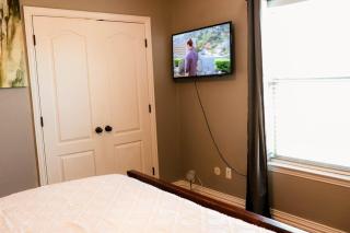 Luxury 4br home, 2 king,1 queen, 3bed, 4tv - Wichita Falls - 7