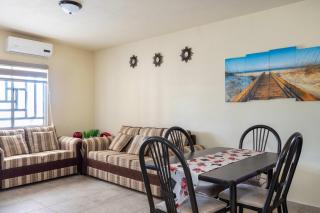 Apt with Excellent in-town Location #1 - 8