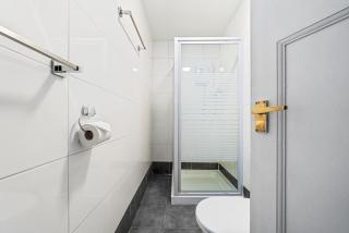 5-Bedroom Home in Central London Sleeps 14 - 8