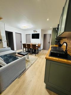 Appartement Murol neuf calme, centre village, vue Château - Murol - 1