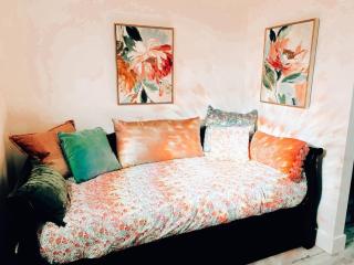 Lakefront Girls getaway Romantic Retreat low fees - Howe - 2