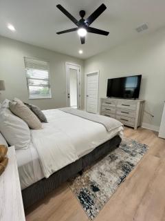 Spacious Modern 5-Bedroom House, Close to Downtown Tampa - Tampa - 6
