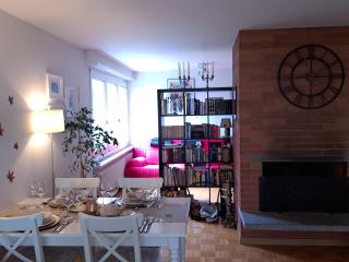 Charming & Bright Apartment with Chimney, Balcony & Workspace near Lake Zurich - 2