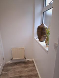 4 bedroom refurbished house perfect for families, workers and groups situated in Dudley near town centre and Russall hall hospital - Dudley - 1