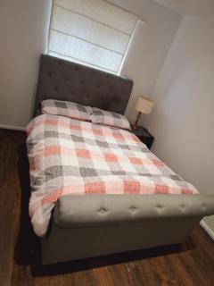4 bedroom refurbished house perfect for families, workers and groups situated in Dudley near town centre and Russall hall hospital - Dudley - 8