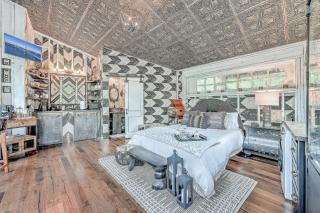 The Raven Treehouse - - 8