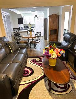 LOVELY FURNISHED HOUSE FOR rent - Akron - 1
